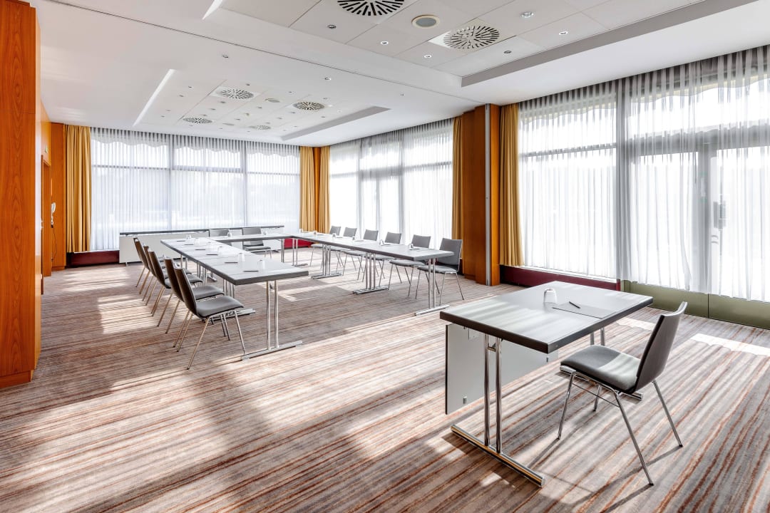 Tagung mit Zugang Terrasse /Lustgarten Mercure Hotel Potsdam City