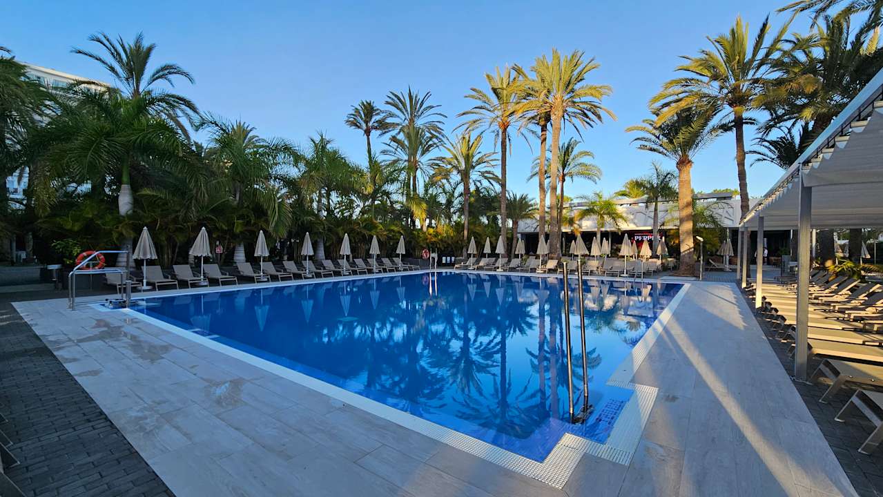 Pool Hotel Riu Palace Palmeras