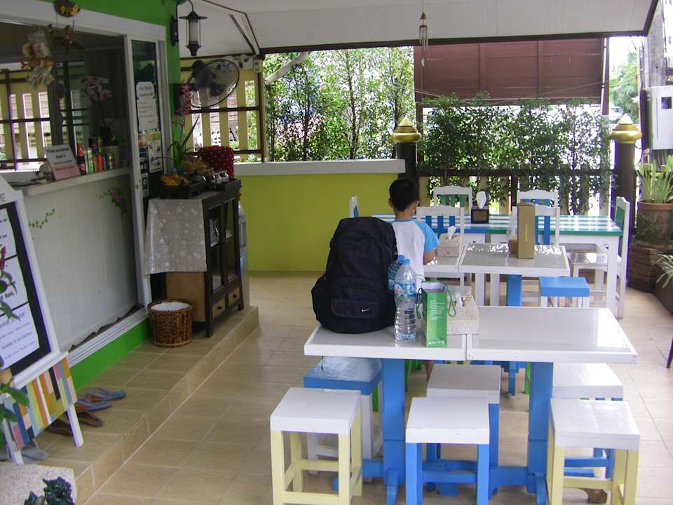 Frühstücksbereich Guesthouse Baanbaramee