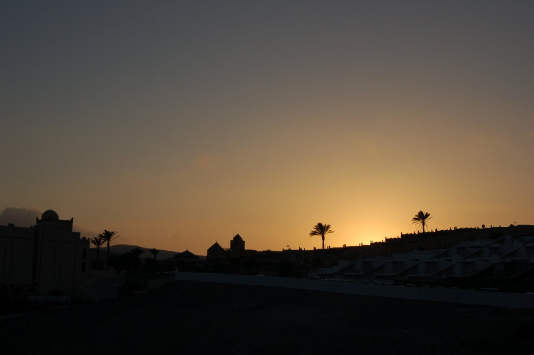 Abends vom Zimmer aus nach rechts blickend R2 Pajara Beach