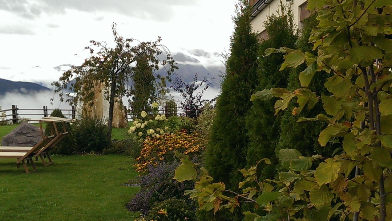 Blick entlang der Chalet-Zimmer Hotel Chalet Mirabell