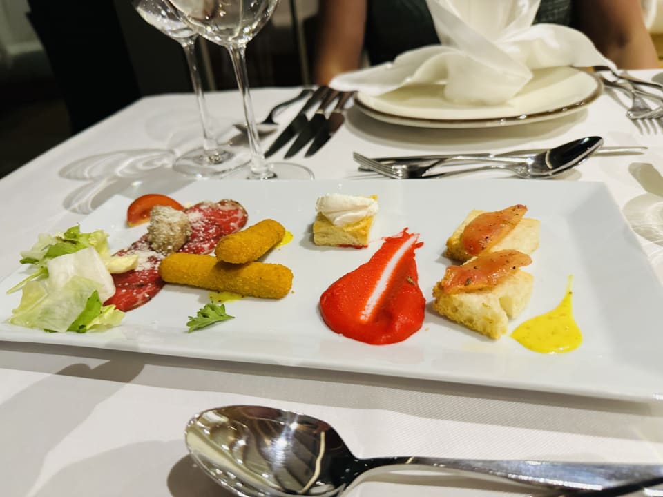 Gastro The Sense Deluxe Hotel