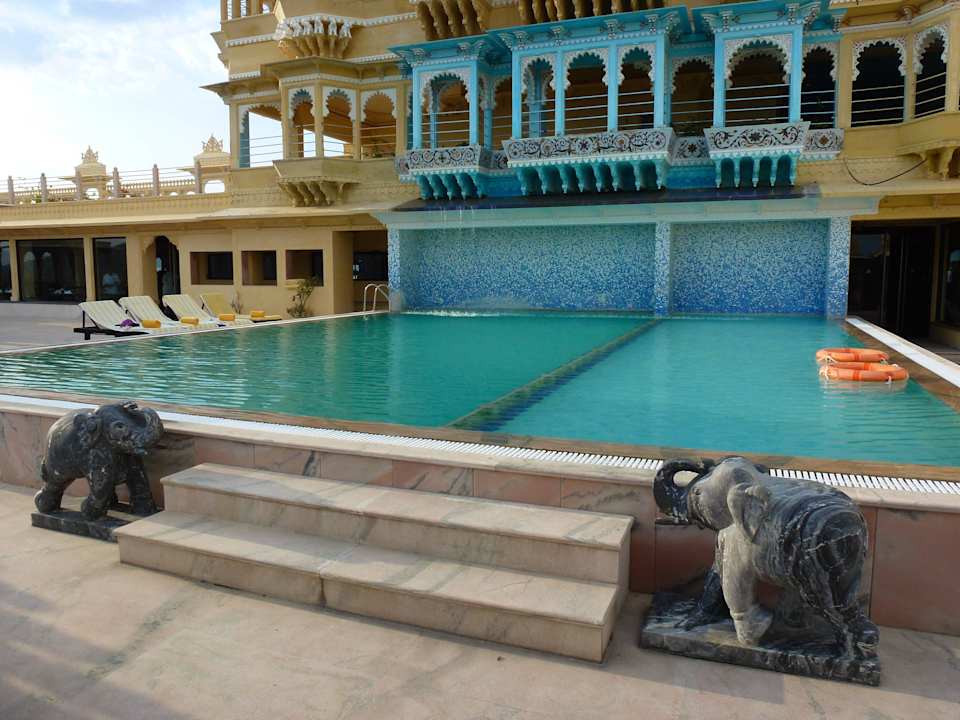 Pool Hotel Chunda Palace