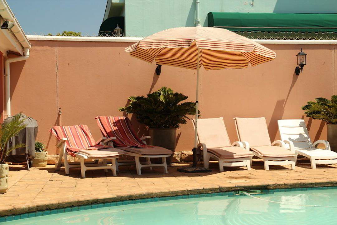 Pool Kingston House B&B