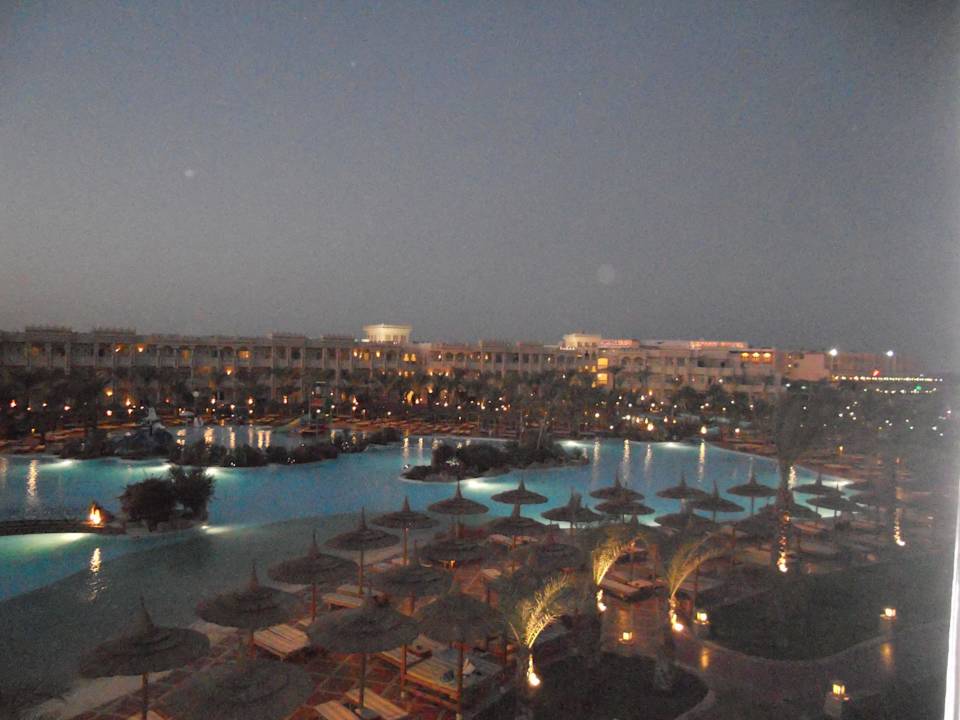 Pool am Abend Pickalbatros Palace Resort