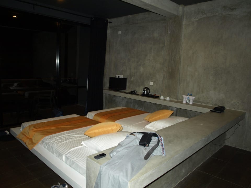 2 Einzelbetten, Ablage mit Fernseher Oak-Ray Hotel Tea Bush Ramboda