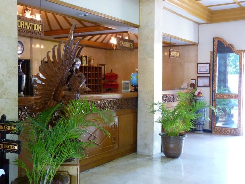 Rezeption Hotel Ari Putri