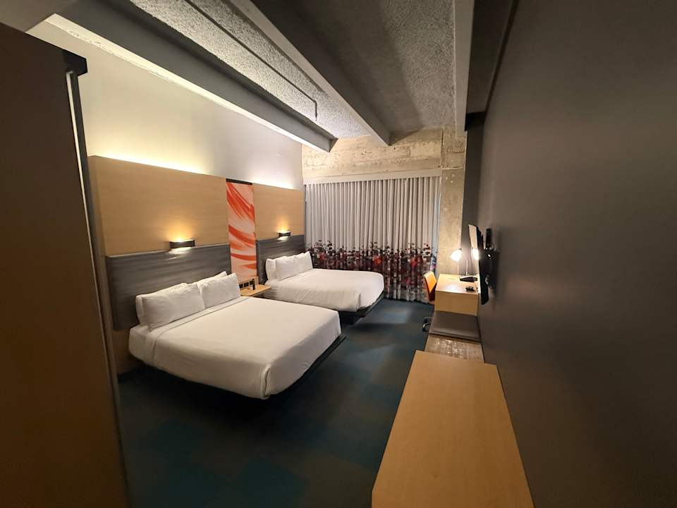 Zimmer ALoft Hotel Miami Airport
