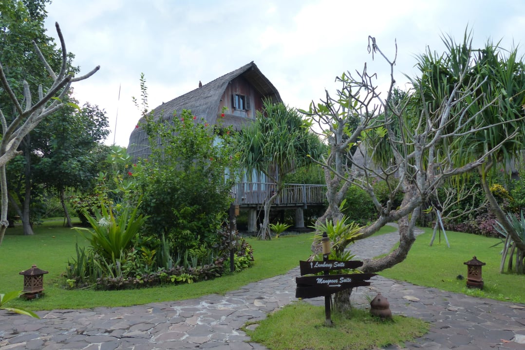 Häuser in der Gartenanlage  Hotel Naya Gawana Resort & Spa