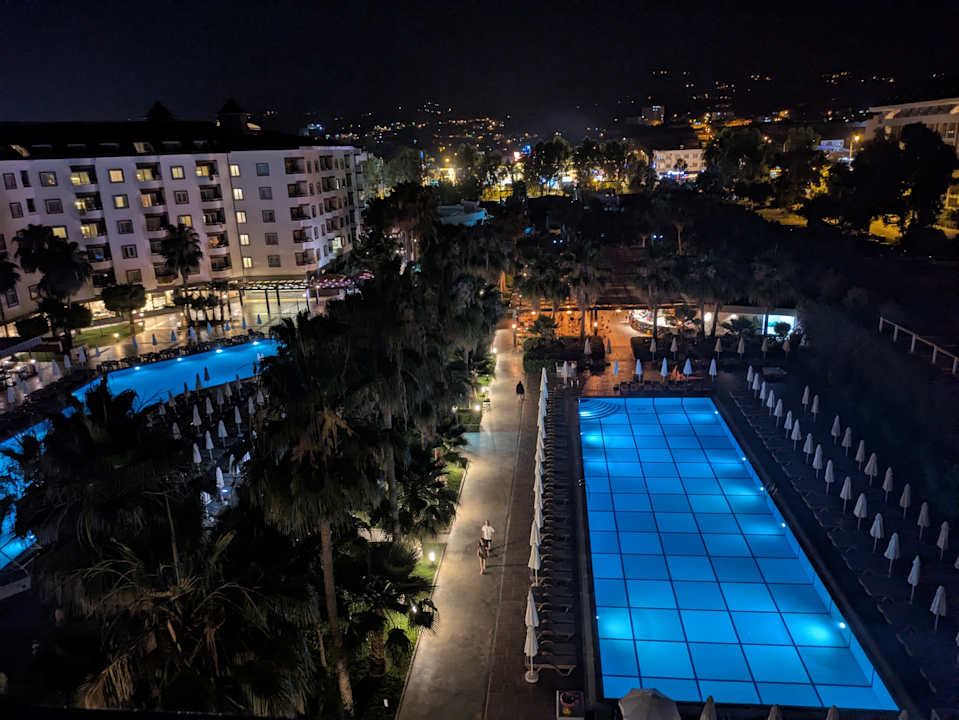 Pool Hotel Royal Garden Beach