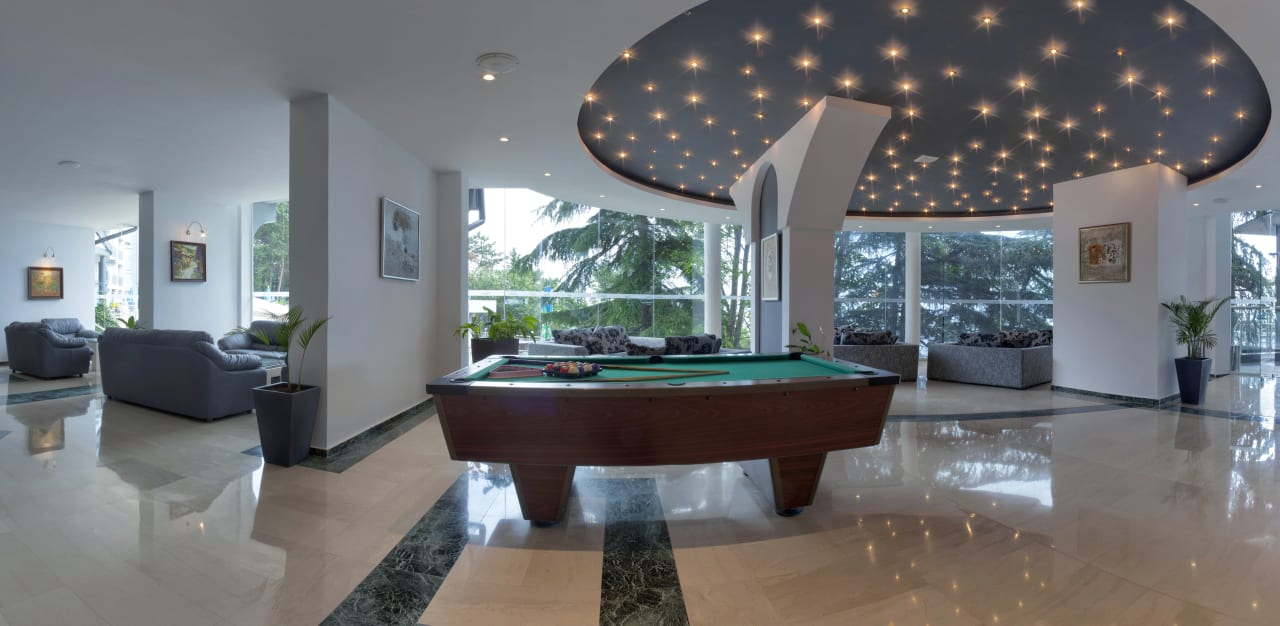 Lobby Luna Beach Hotel