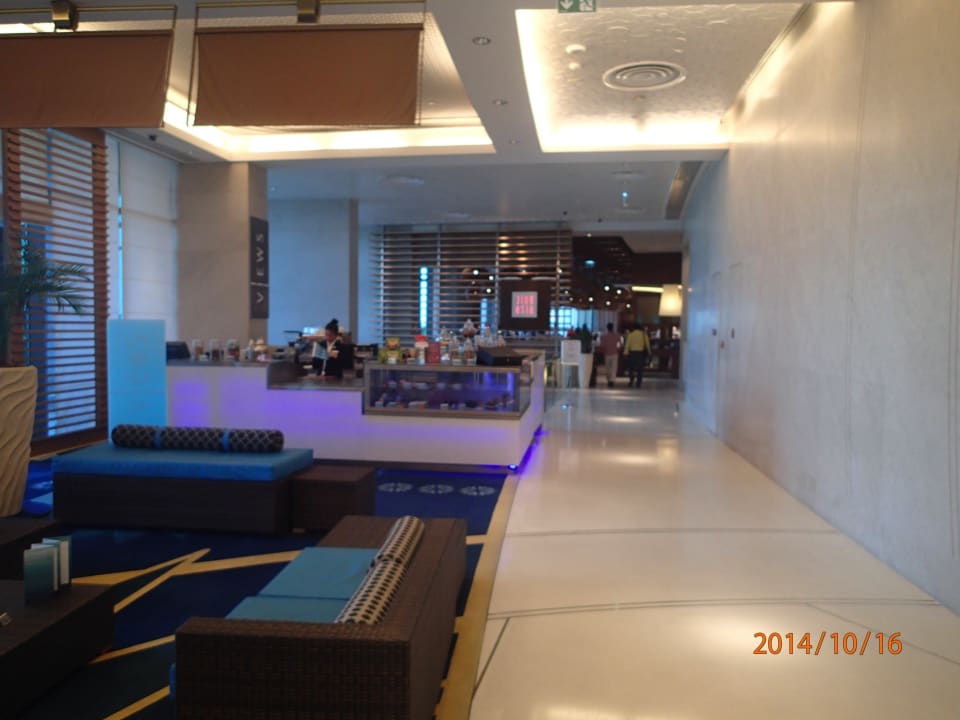 Lobby Crowne Plaza Hotel Yas Island