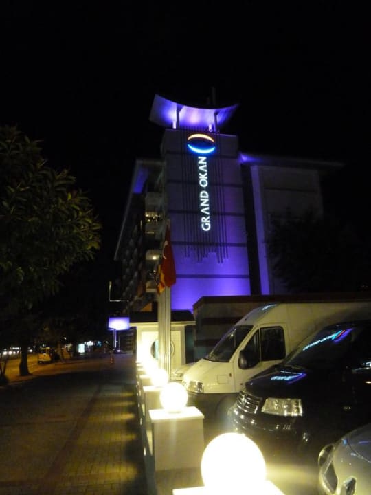 Grand Okan bei Nacht Hotel Grand Okan