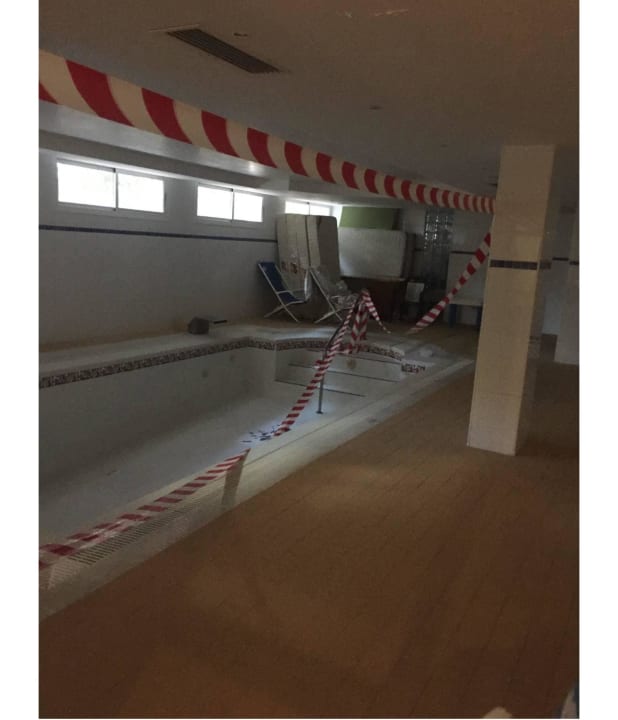 Pool innen Hotel Mariant