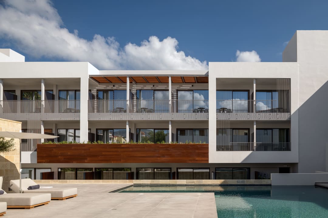 Außenansicht Ikones Seafront Luxury Suites