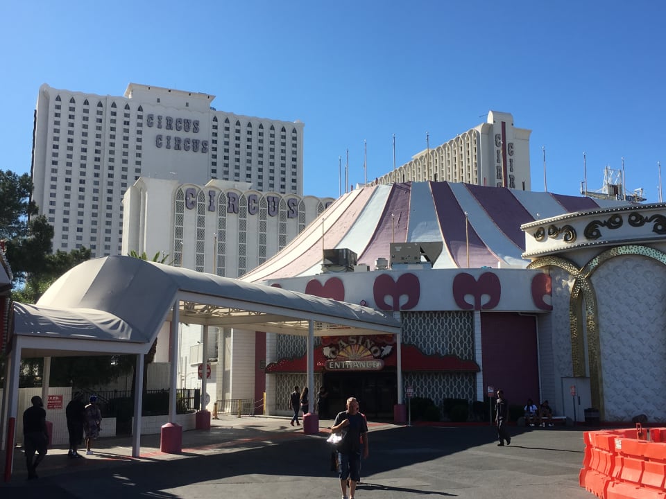 Außenansicht Hotel Circus Circus