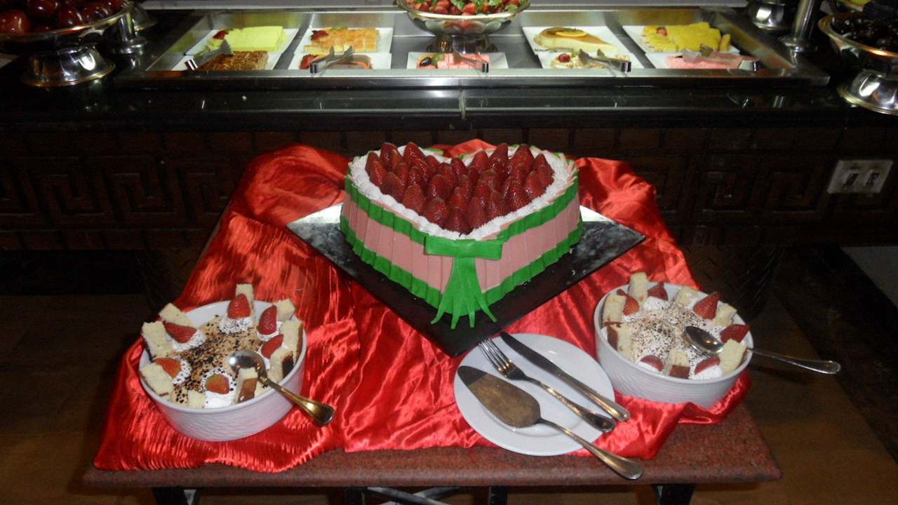 Nachspeisen am Valentinstag Pickalbatros Alf Leila Wa Leila Resort - Neverland Hurghada
