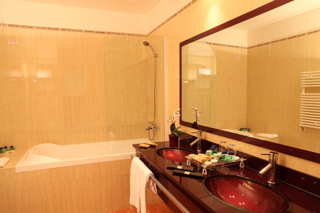 Bagno con vasca Hotel Augusta Lucilla Palace