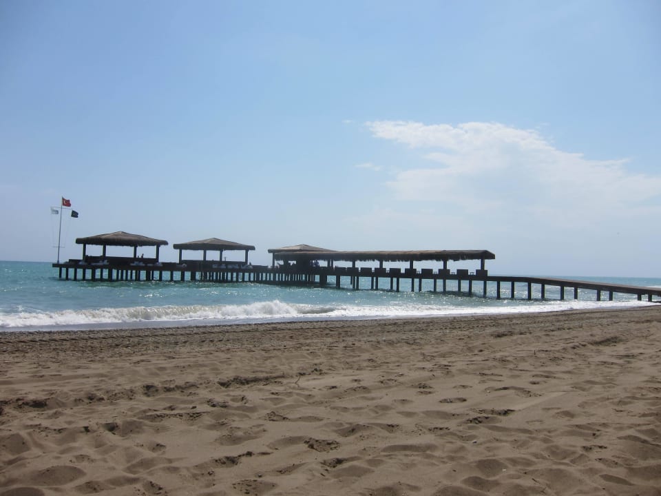 Blick auf einen kleinen teil des Strandbereichs Gloria Serenity Resort