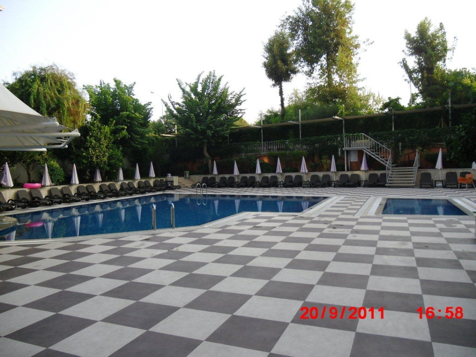 Pool und Kinderbecken Hotel Grand Okan