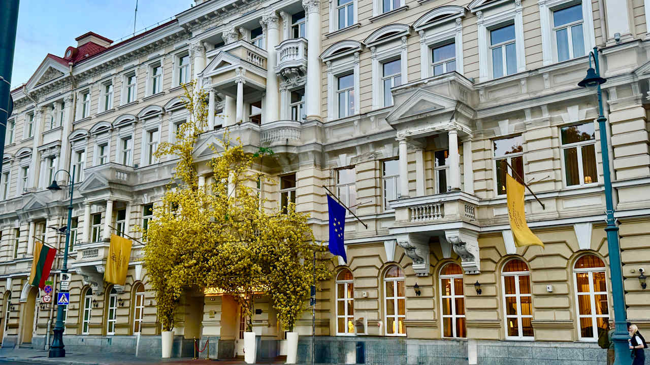 Außenansicht Grand Hotel Vilnius, Curio Collection by Hilton