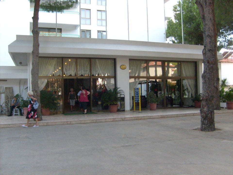 Eingang Hotel Grand Efe Hotel Grand Efe