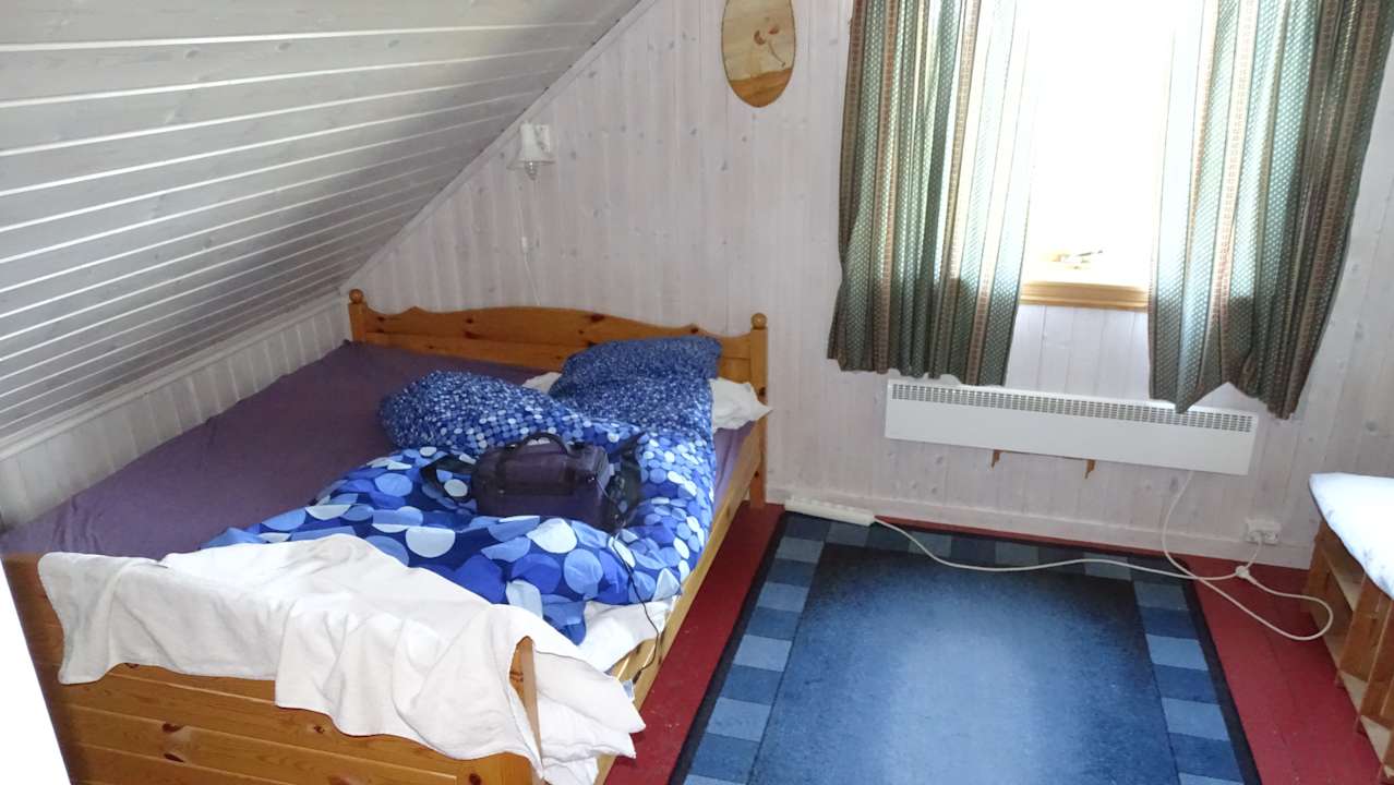 Zimmer Gårdshytten, Dverbergveien 143