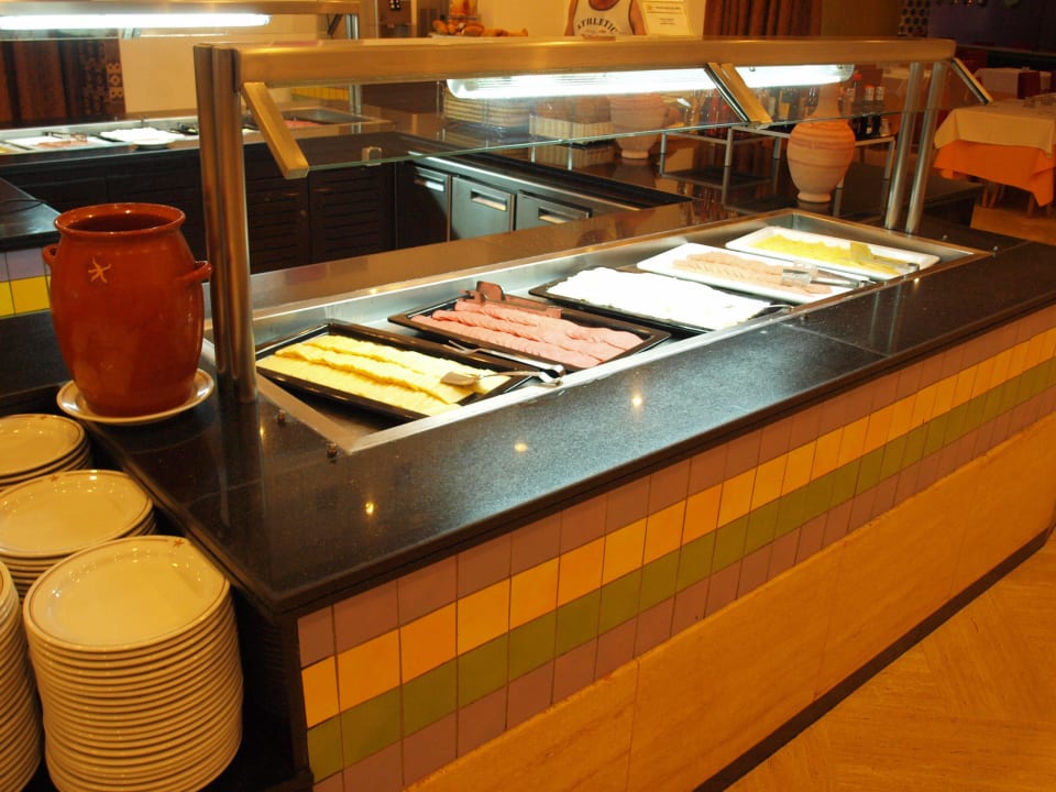 Büffettresen vom Restaurant Iberostar Waves Founty Beach