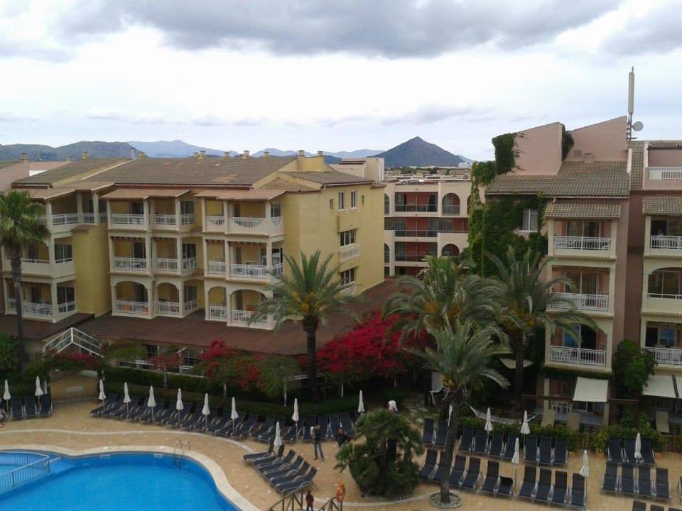 Eingang vom Restaurant Zafiro Bahia