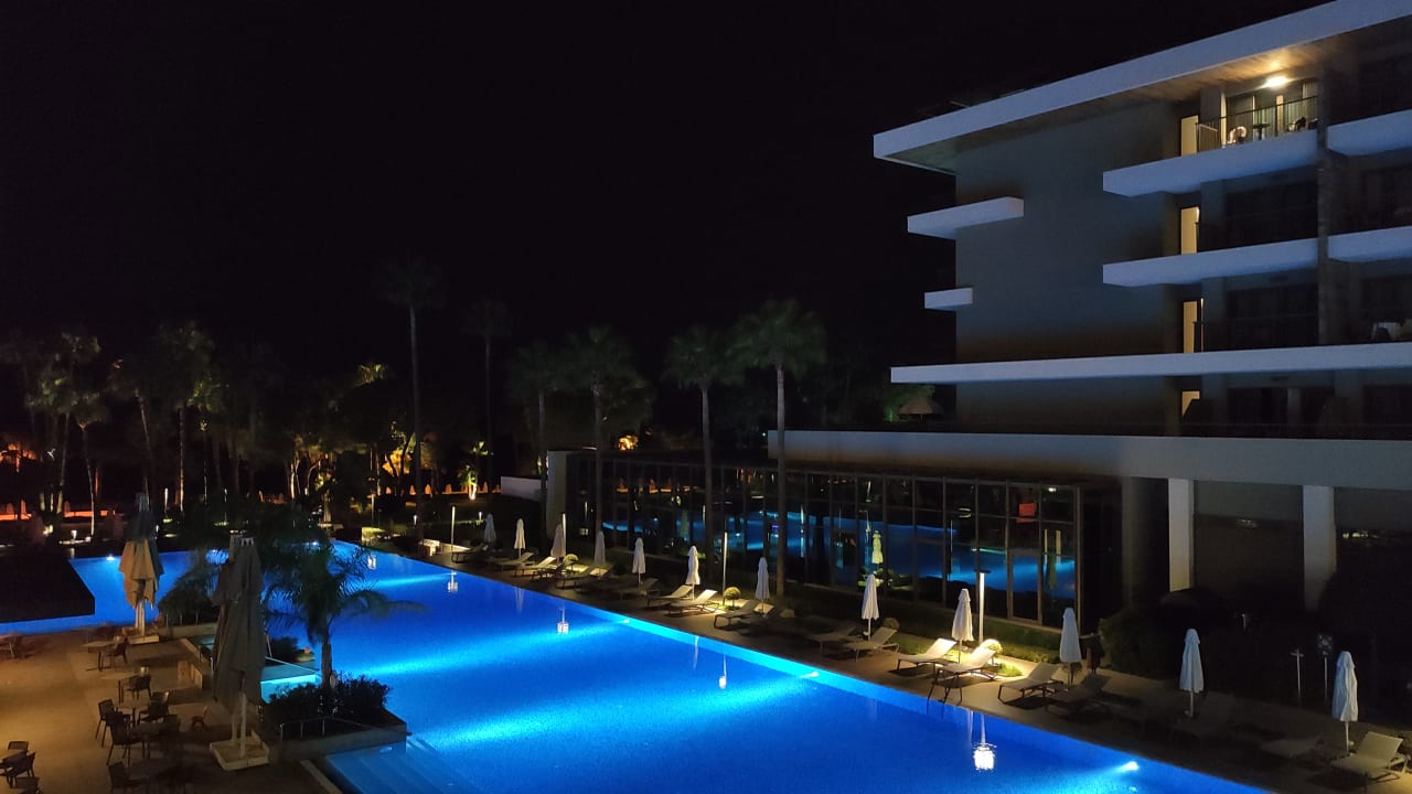 Ausblick Acanthus Cennet Barut Collection