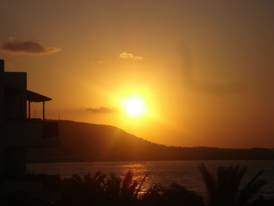 Sonnenuntergang Alexander Beach Hotel & Village Resort