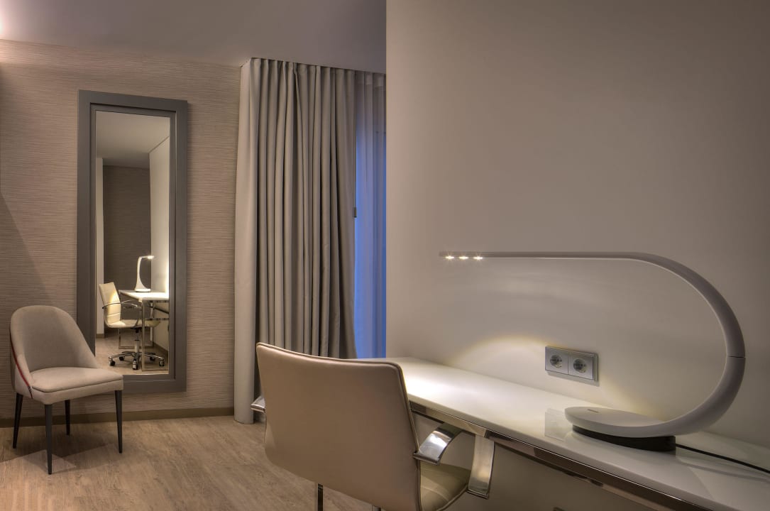 Standard Room NH Collection Porto Batalha