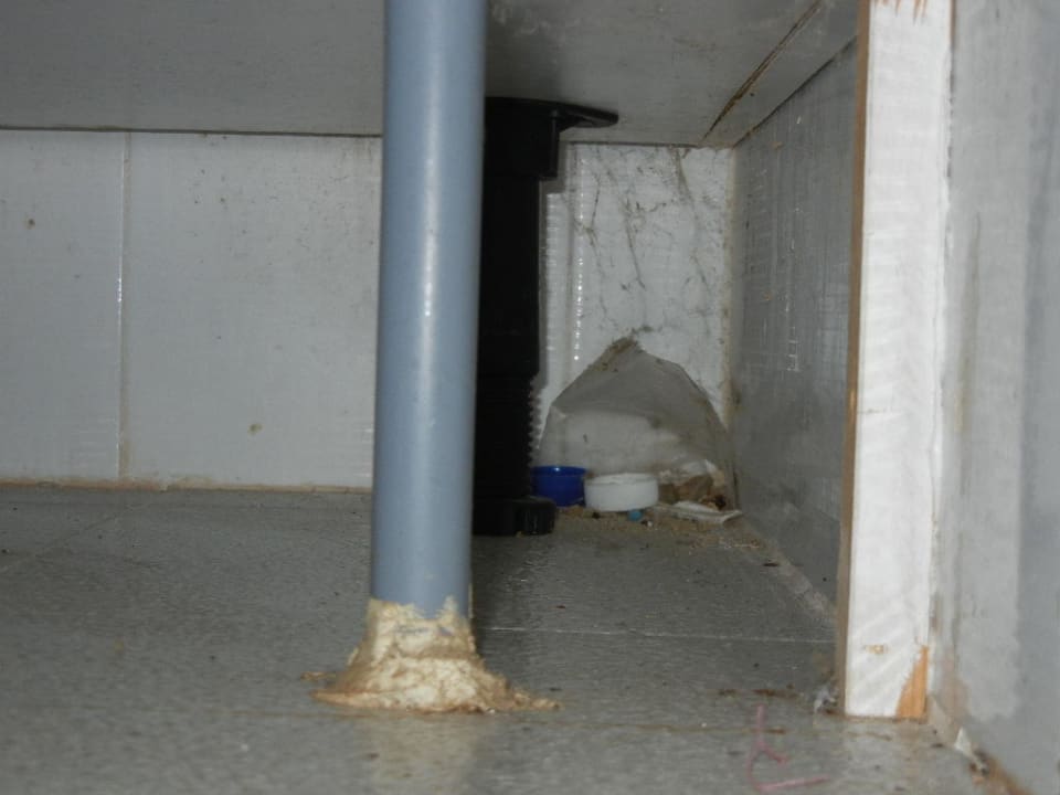 Bloß nicht unter die Spüle schauen- igitt Gavimar Ariel Chico Club & Resort