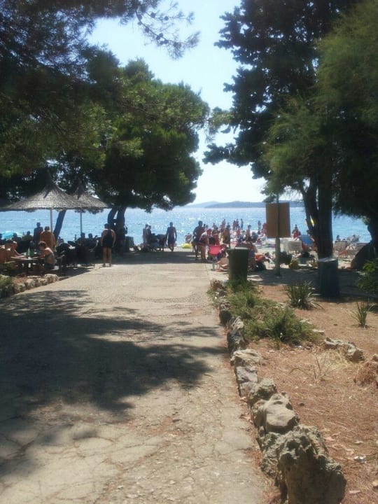 Weg zum Strand Rivijera Villen & Dependance Flora & Madera