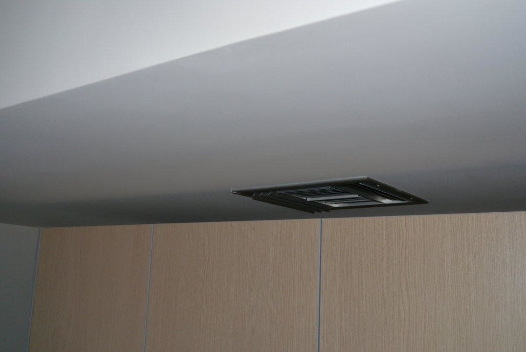 Klimaanlage über Schrank eingebaut Atlantica Mikri Poli Crete