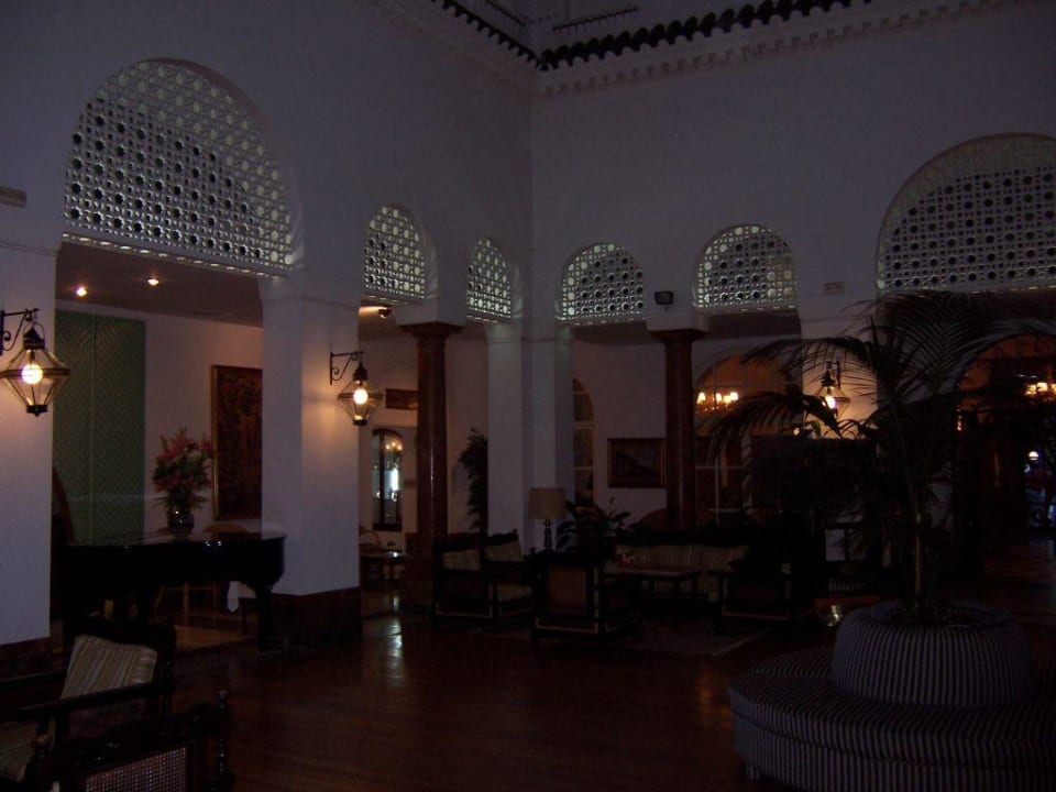Die Hotelhalle - ein bischen maurisch angehaucht Globales Reina Cristina
