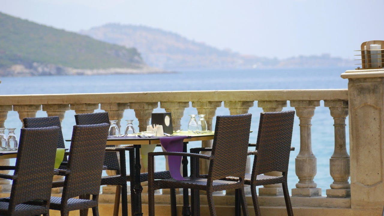 Außenterrasse mit Meerblick Tusan Beach Resort