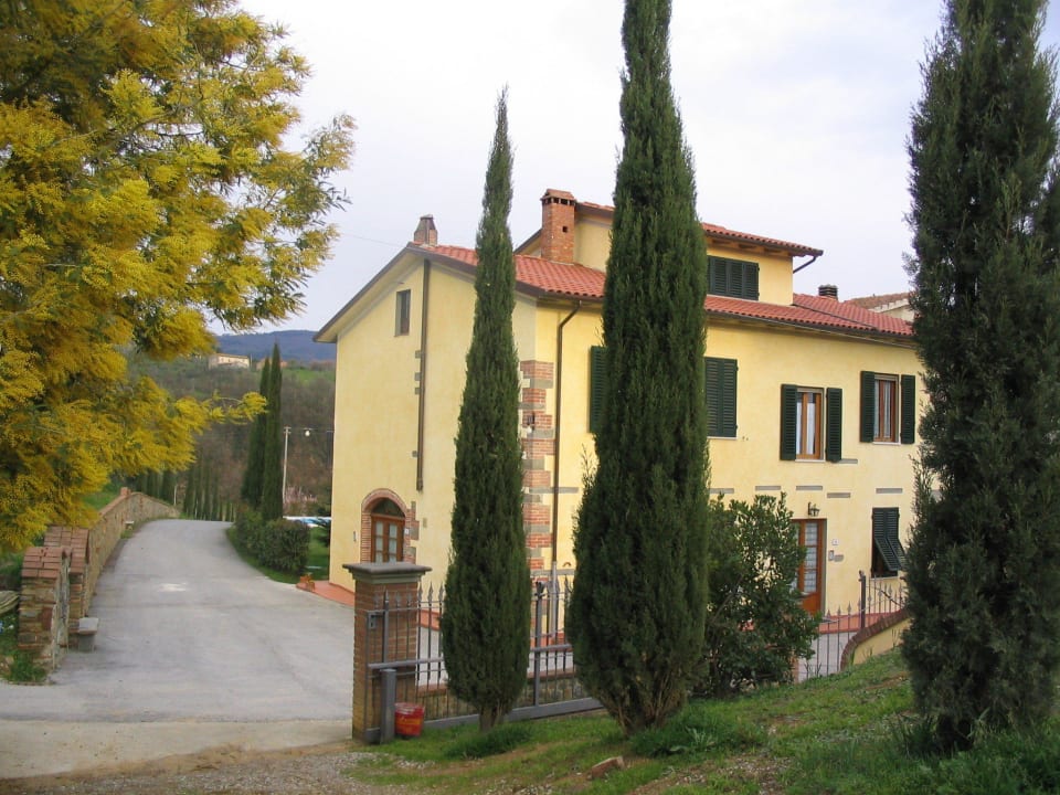 ESTERNO AGRITURISMO IL PIASTRINO Agriturismo il Piastrino