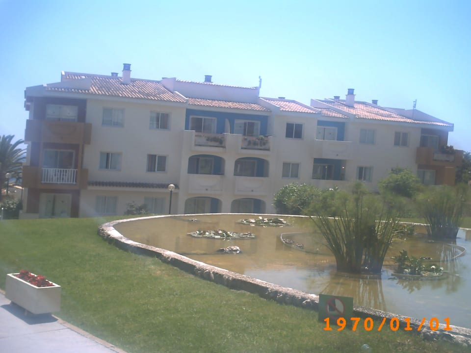 Hotel von hinten blau punta reina