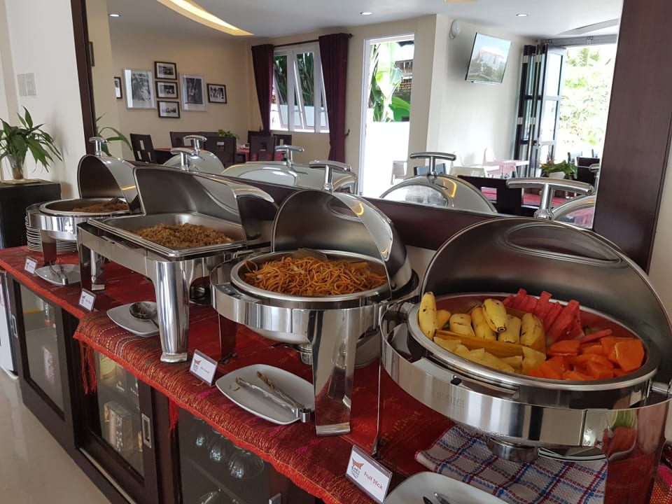 Gastro Zoé’s Paradise Waterfront Hotel