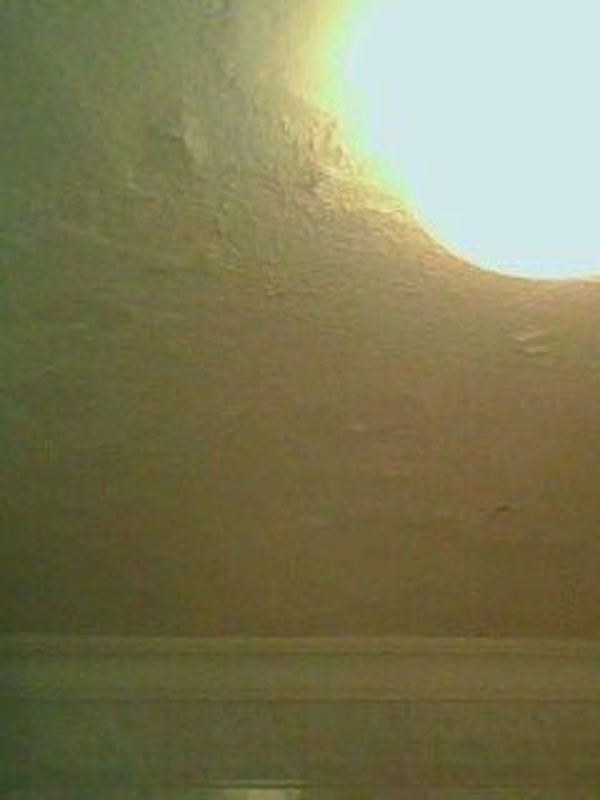 Der Putz kam von der Decke Servatur Playa Bonita