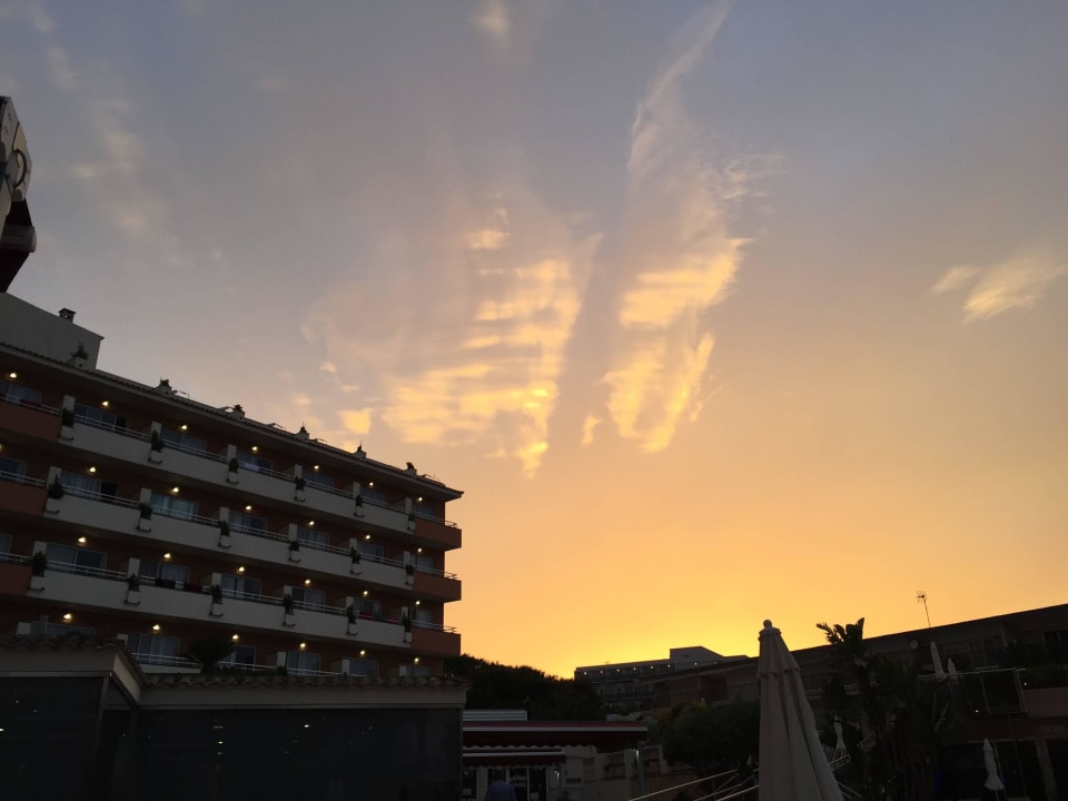 Abends auf der Terasse am Pool Caprice Janeiro Hotel & Spa