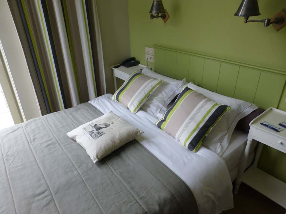 Doppelzimmer 1. Etage Hotel Apostrophe