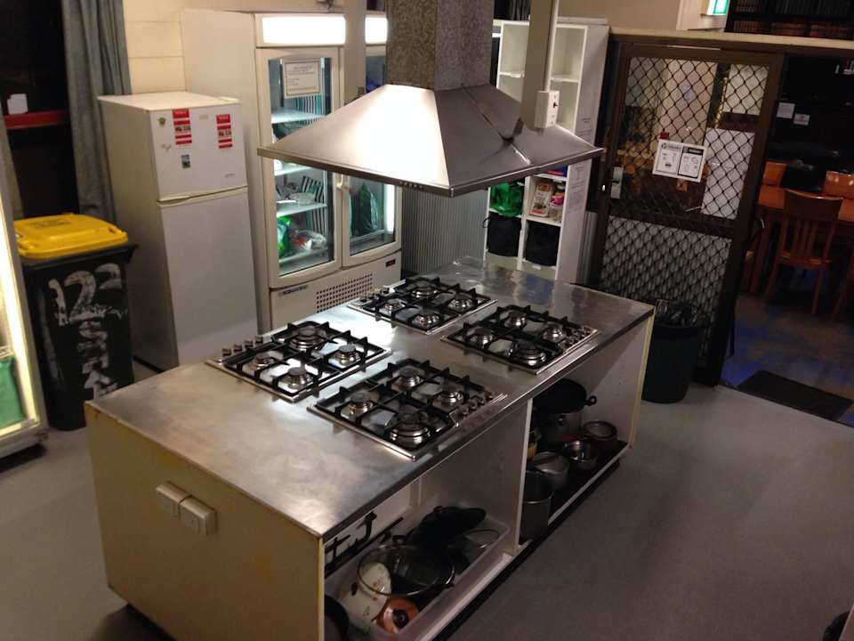 Kitchen Adelaide's Shakespeare Backpackers International  Hostel