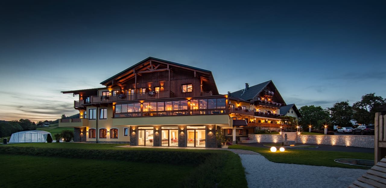 Außenansicht Panorama - Hotel - Gasthof Leidingerhof