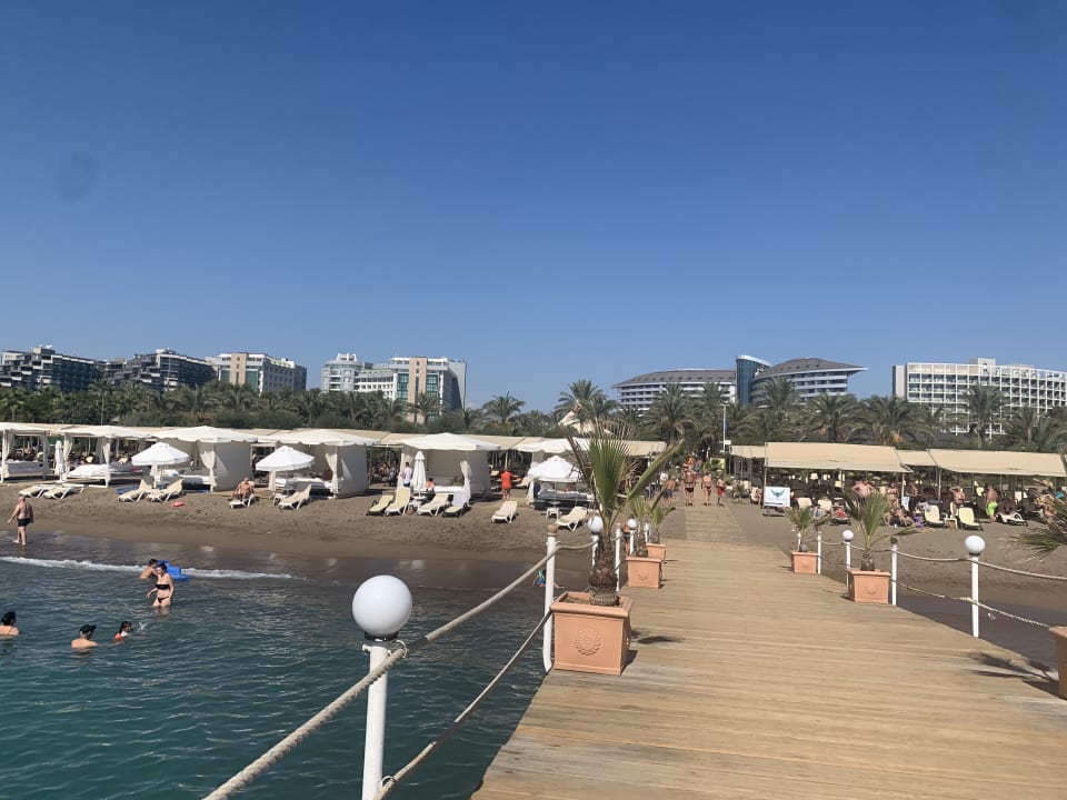 Strand Royal Wings Hotel