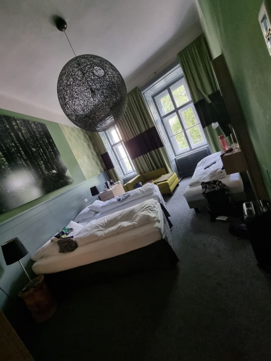 Zimmer Saint Shermin bed, breakfast & champagne