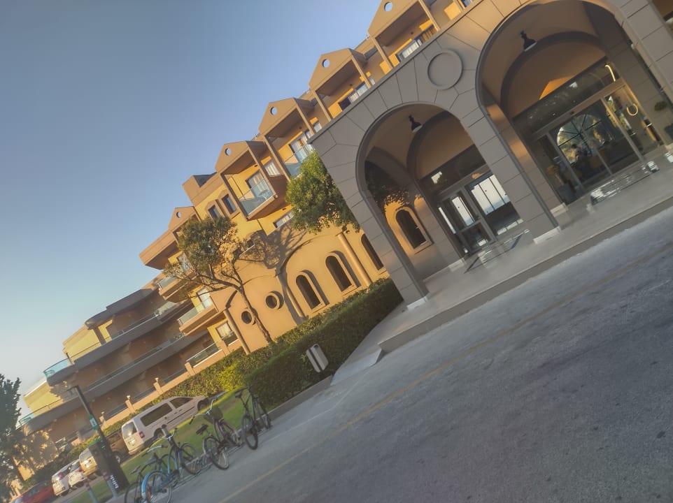 Außenansicht Kresten Palace Hotel