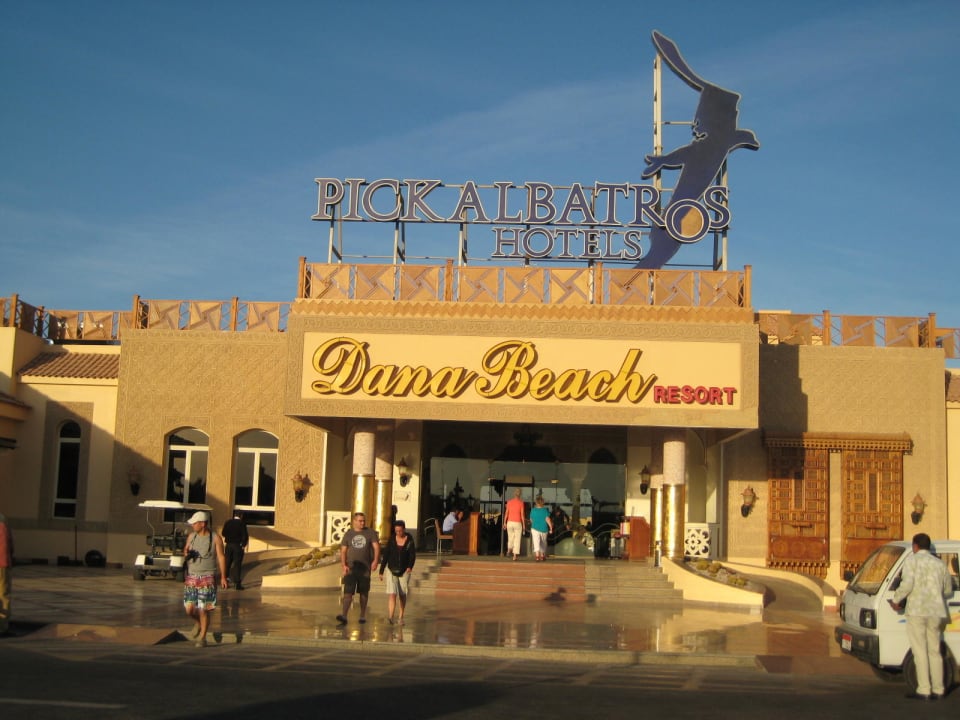 Haupteingang Pickalbatros Dana Beach Resort - Hurghada