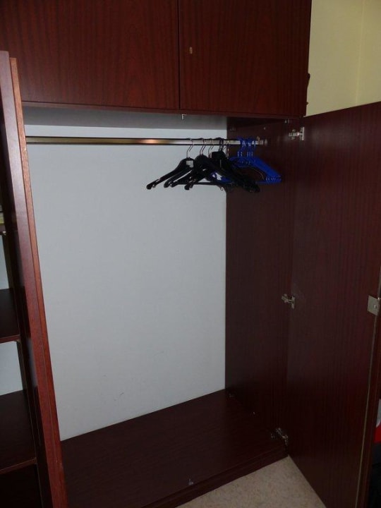 Großer Schrank Pension am Rathaus